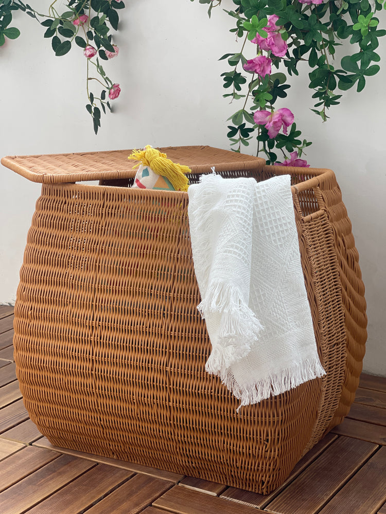 ELE LIGHT & DECOR Handwoven Laundry Hamper Synthetic Rattan with Lid With Handles