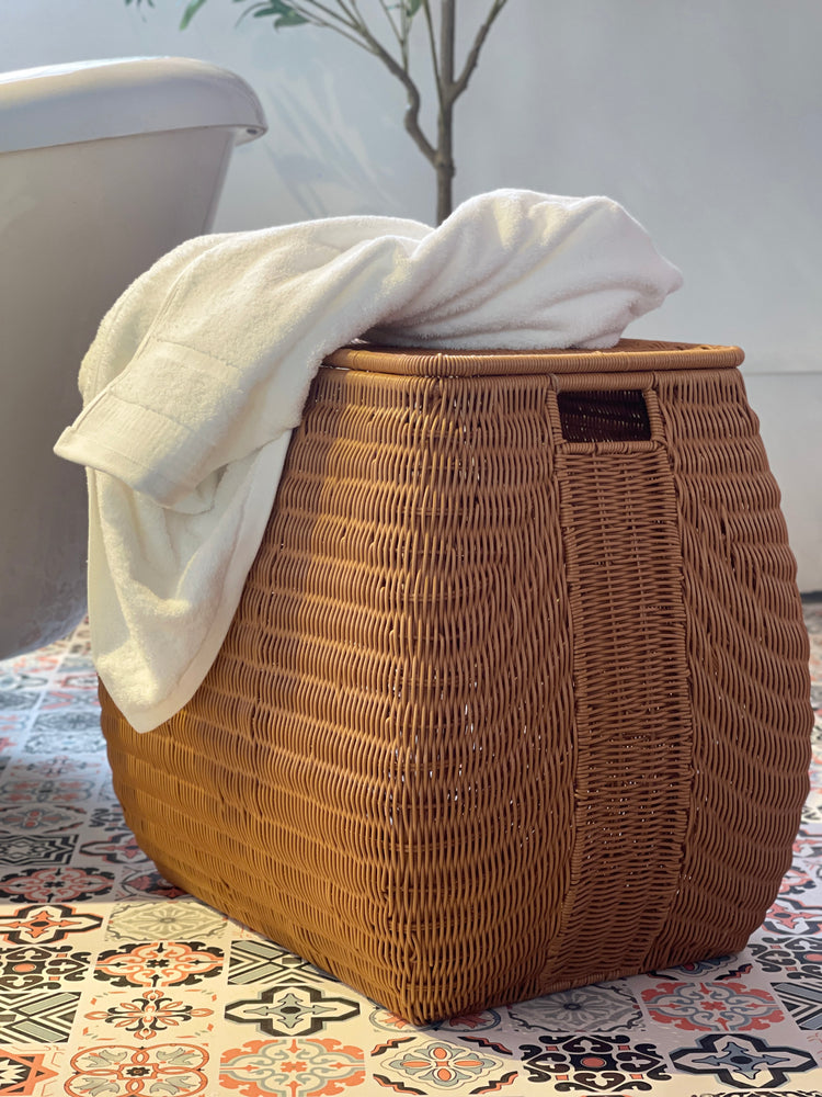 ELE LIGHT & DECOR Handwoven Laundry Hamper Synthetic Rattan with Lid With Handles